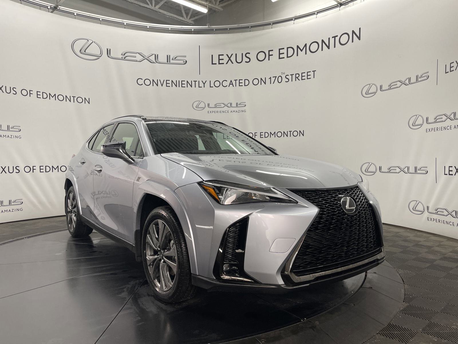 Lexus UX 2025