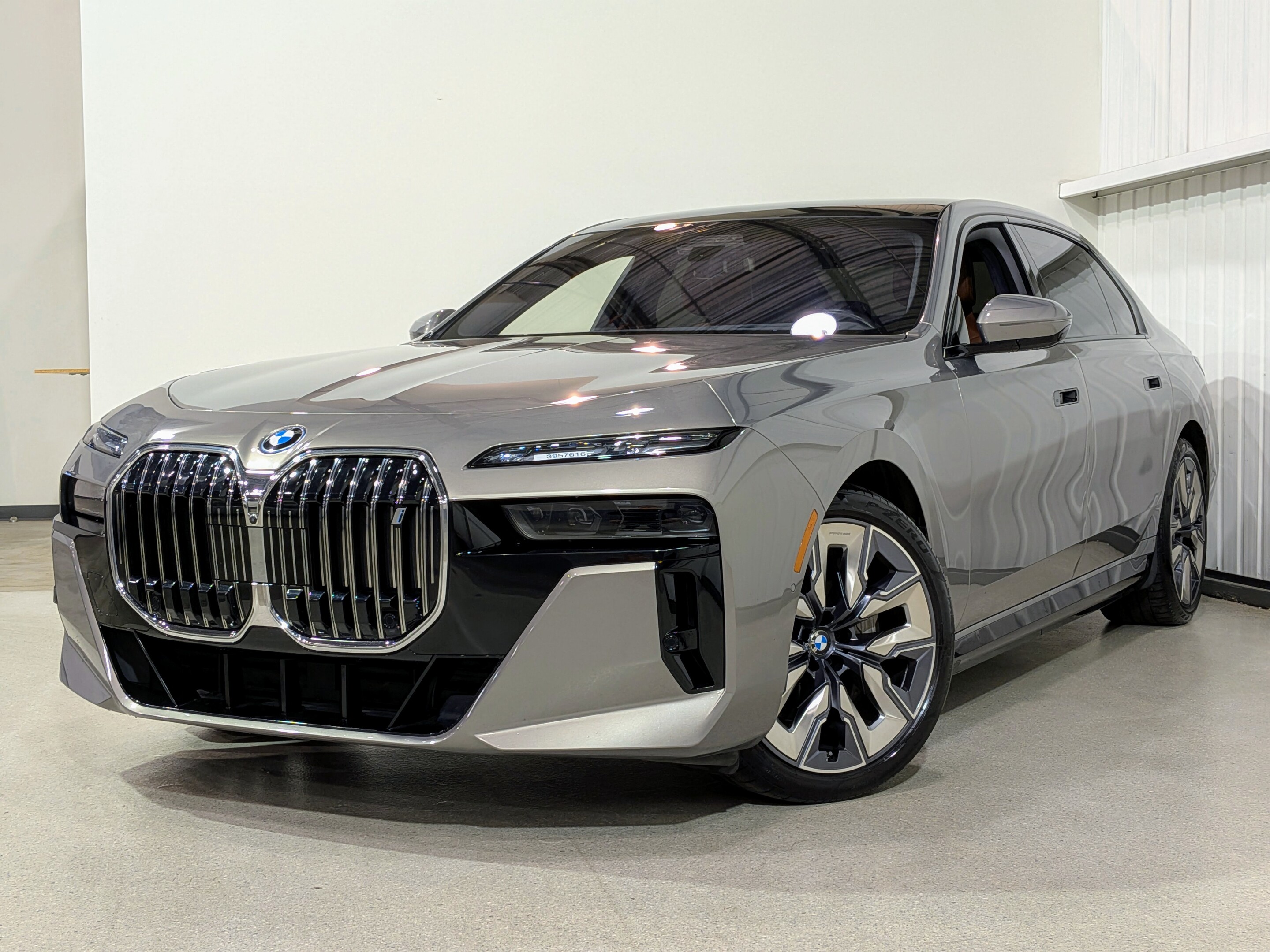 BMW i7 2023