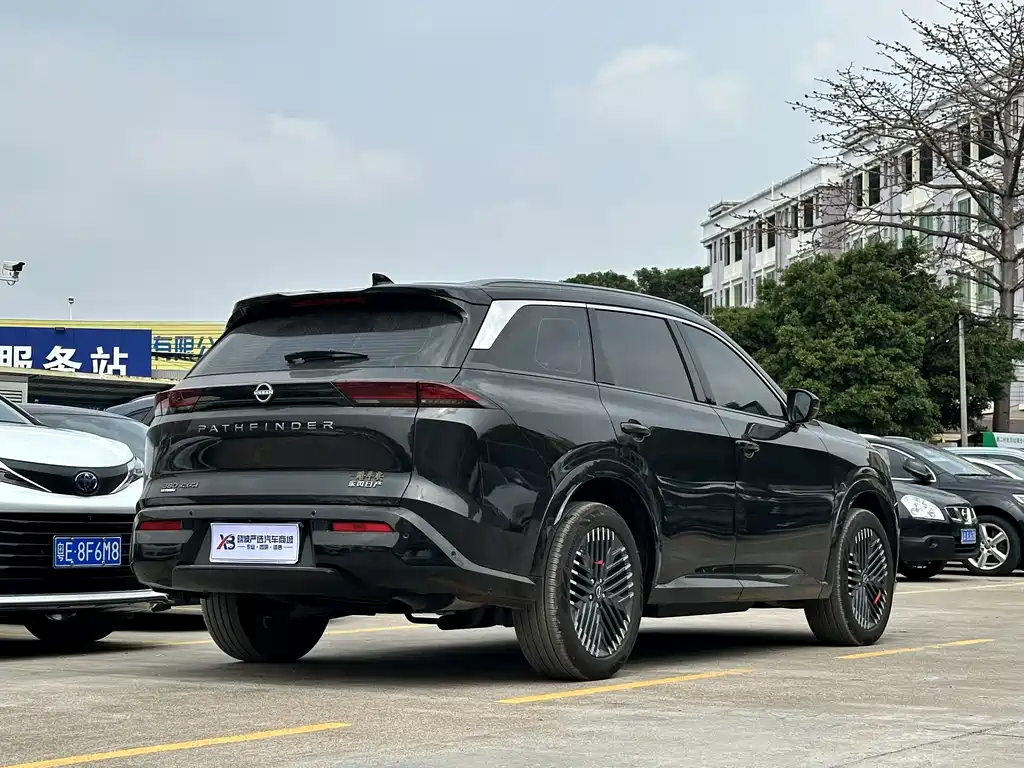 Nissan Pathfinder 2025