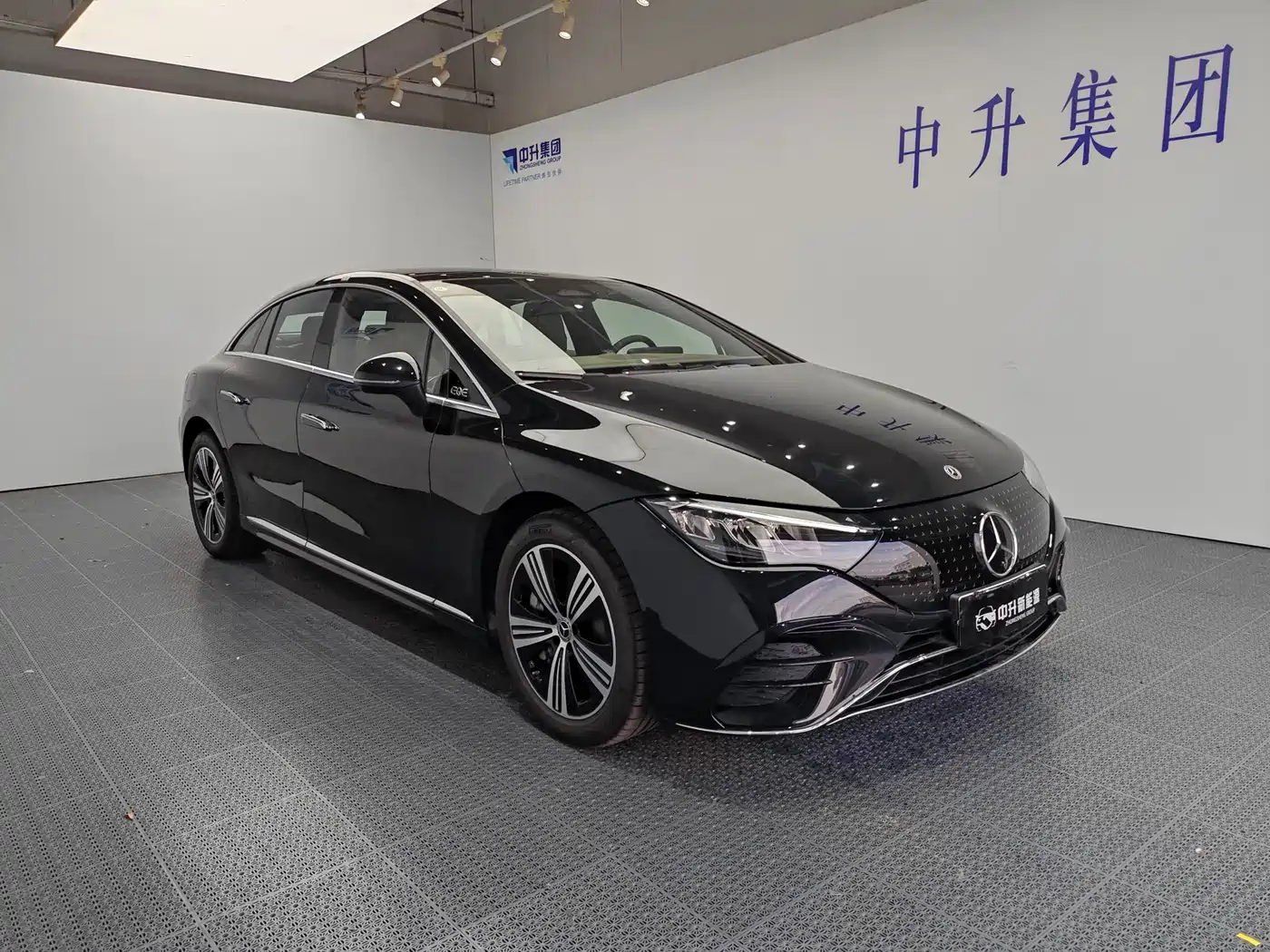 Mercedes-Benz EQE 2025