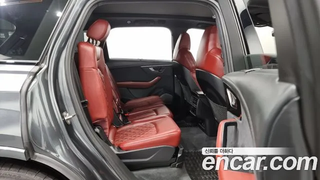 Audi SQ7 2023