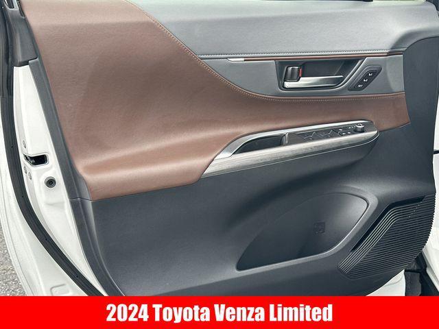 Toyota Venza 2024