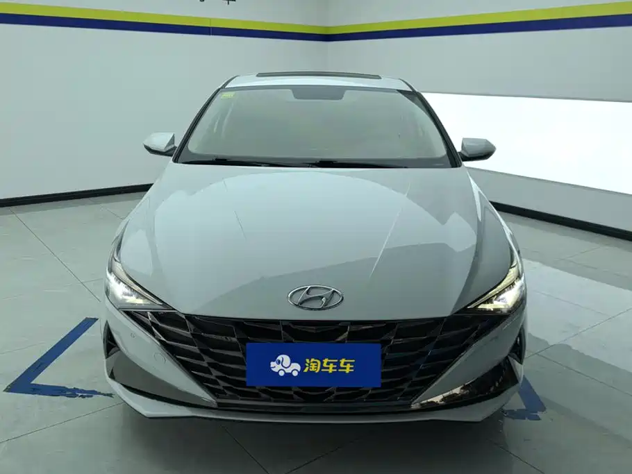 Hyundai Elantra 2021