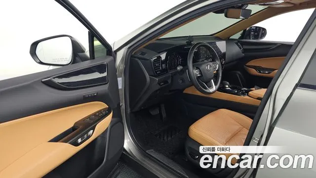 Lexus NX 2023
