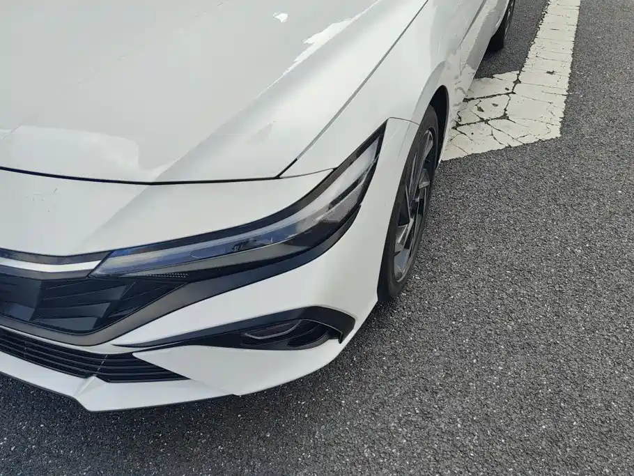 Hyundai Elantra 2024