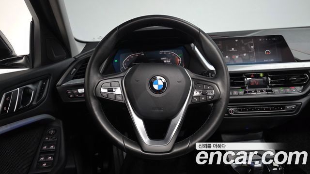 BMW 1 серии 2021