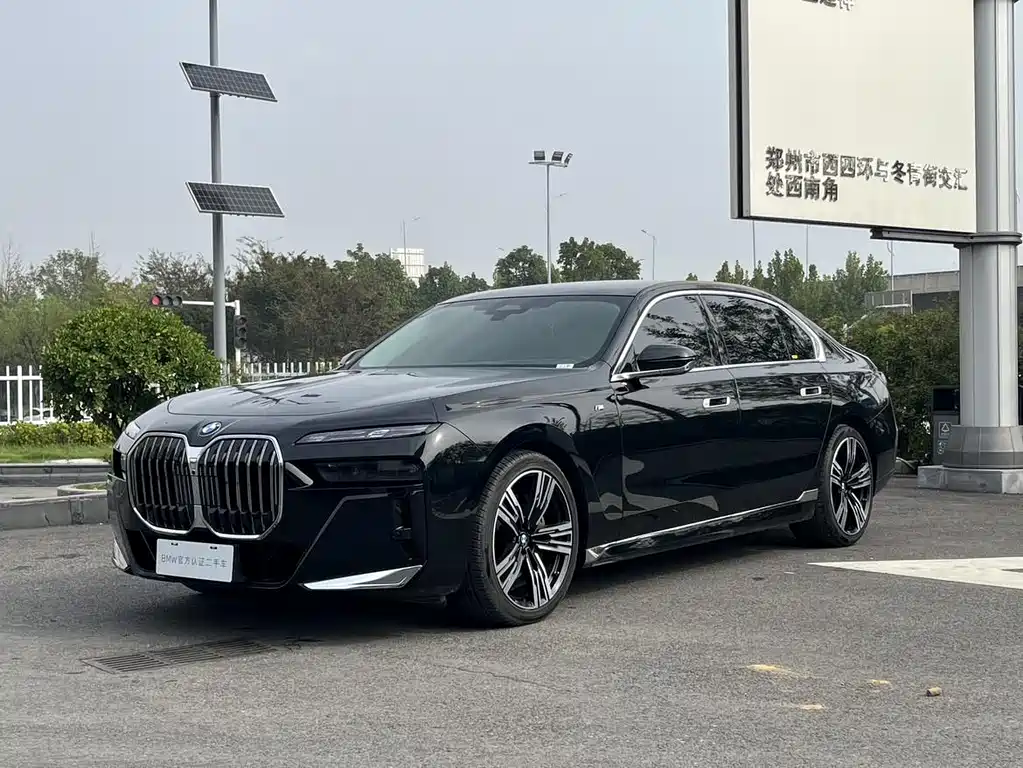 BMW 7 серии 2024