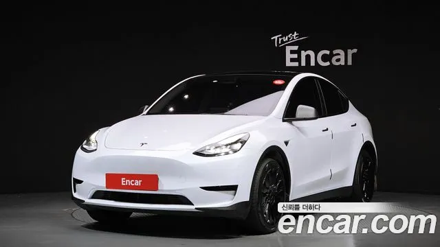 Tesla Model Y 2024