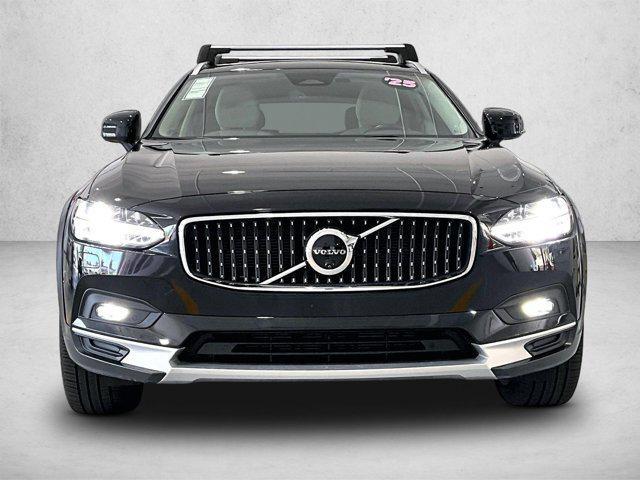 Volvo V90 Cross Country 2025