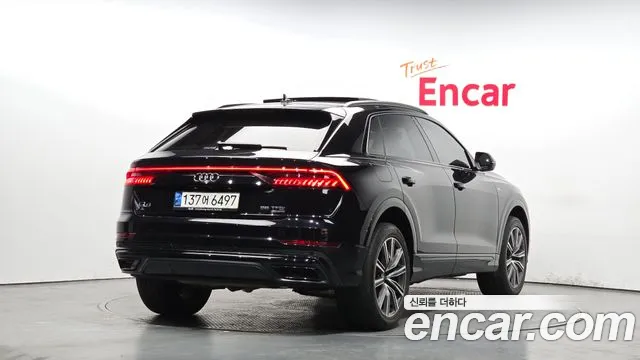 Audi Q8 2021
