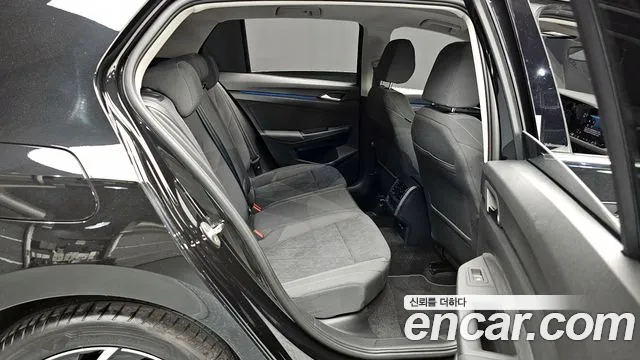 Volkswagen Golf 2024