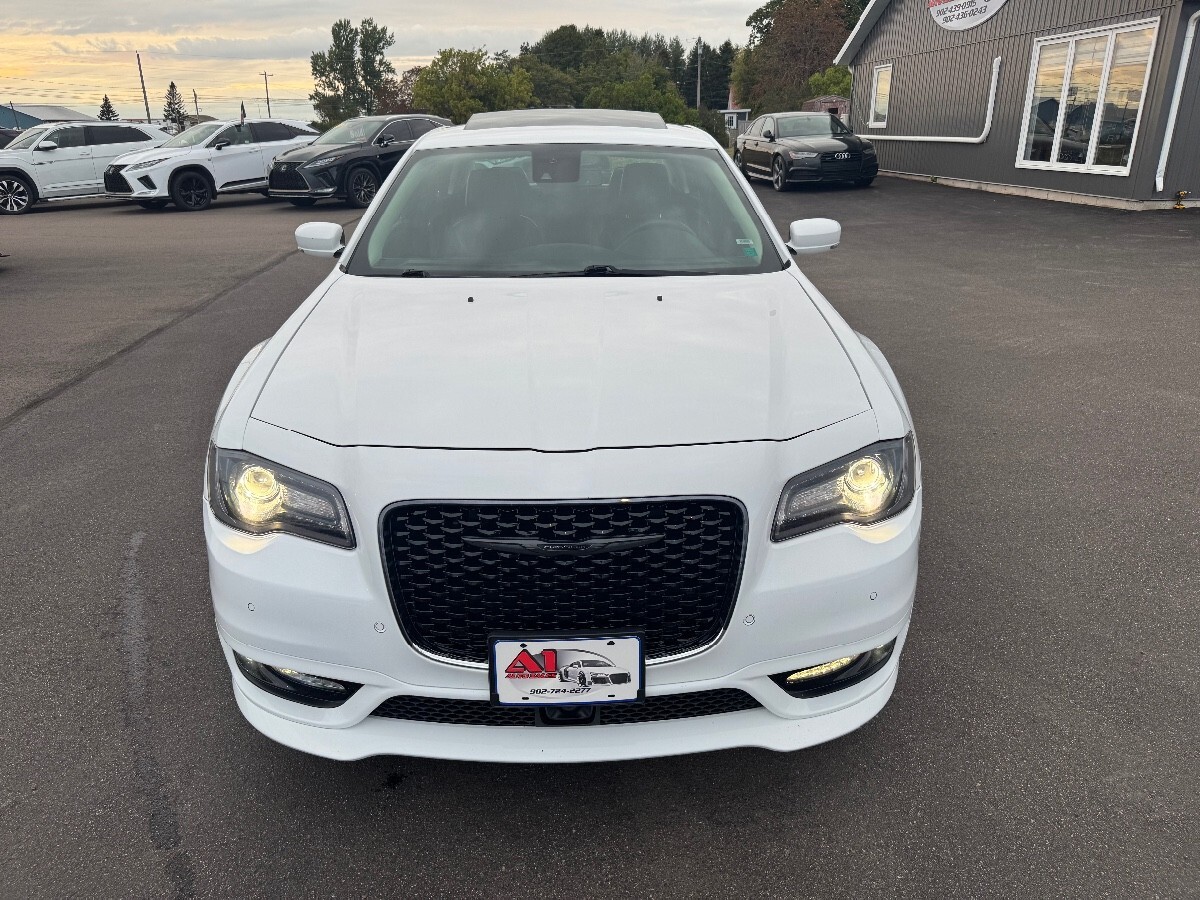 Chrysler 300 2023