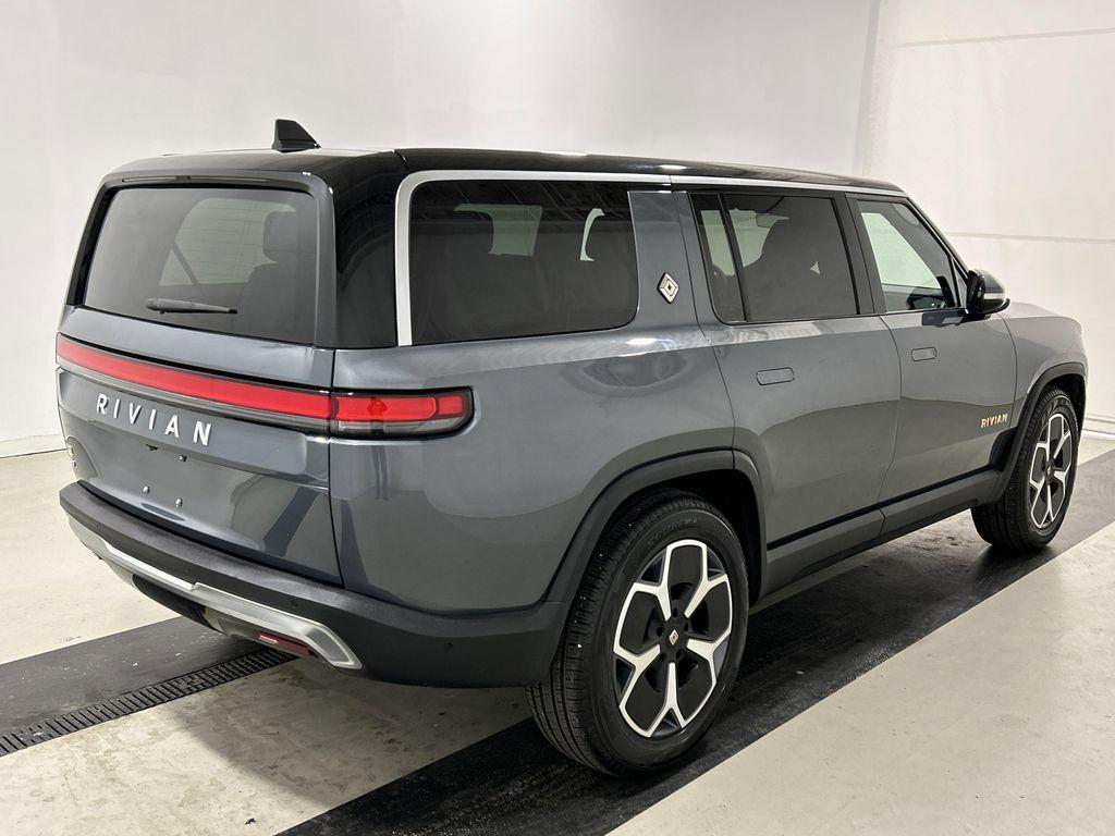 Rivian R1S 2024