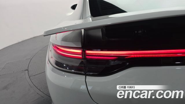 Porsche Panamera 2021