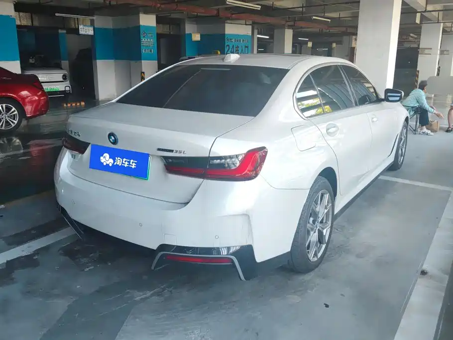 BMW i3 2024