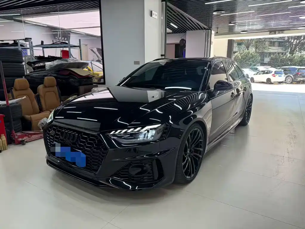 Audi RS 4 2022