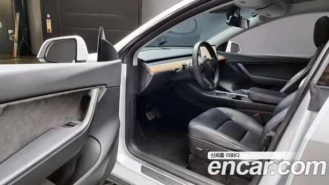 Tesla Model Y 2021