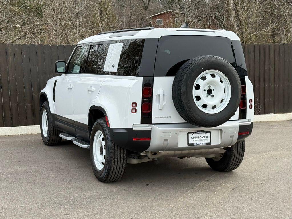 Land Rover Defender 2023