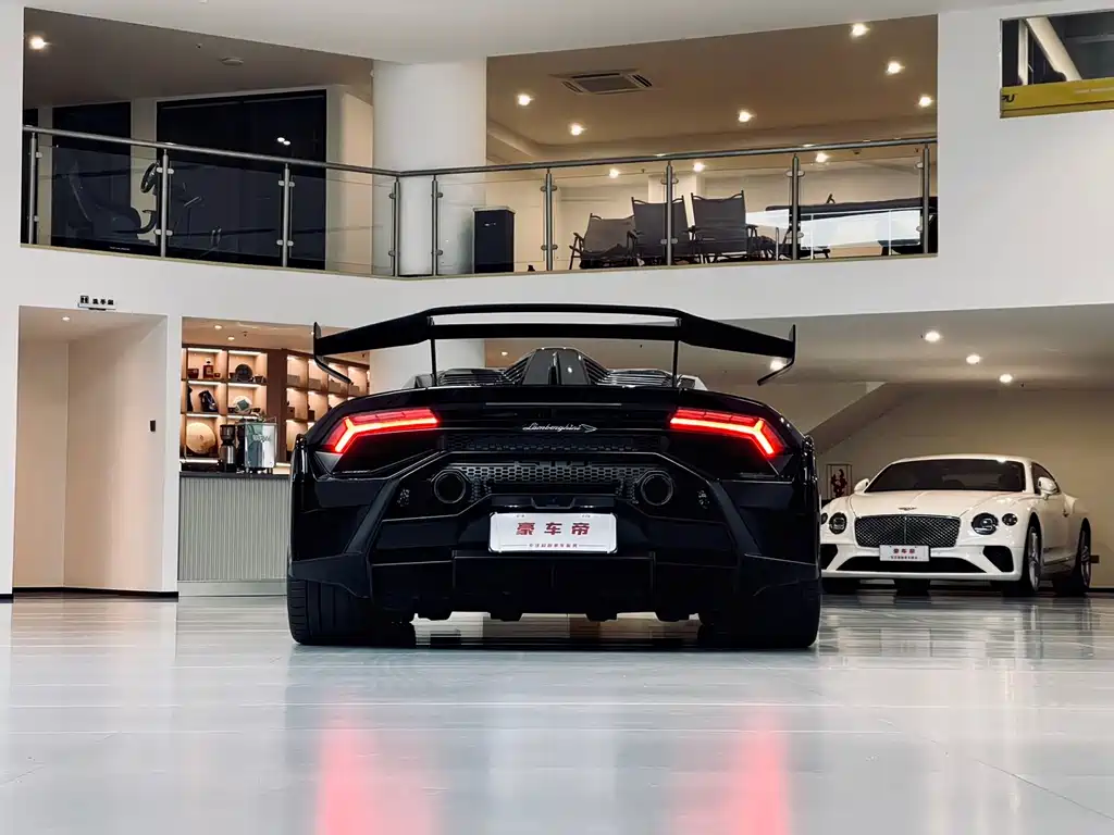 Lamborghini Huracán 2023