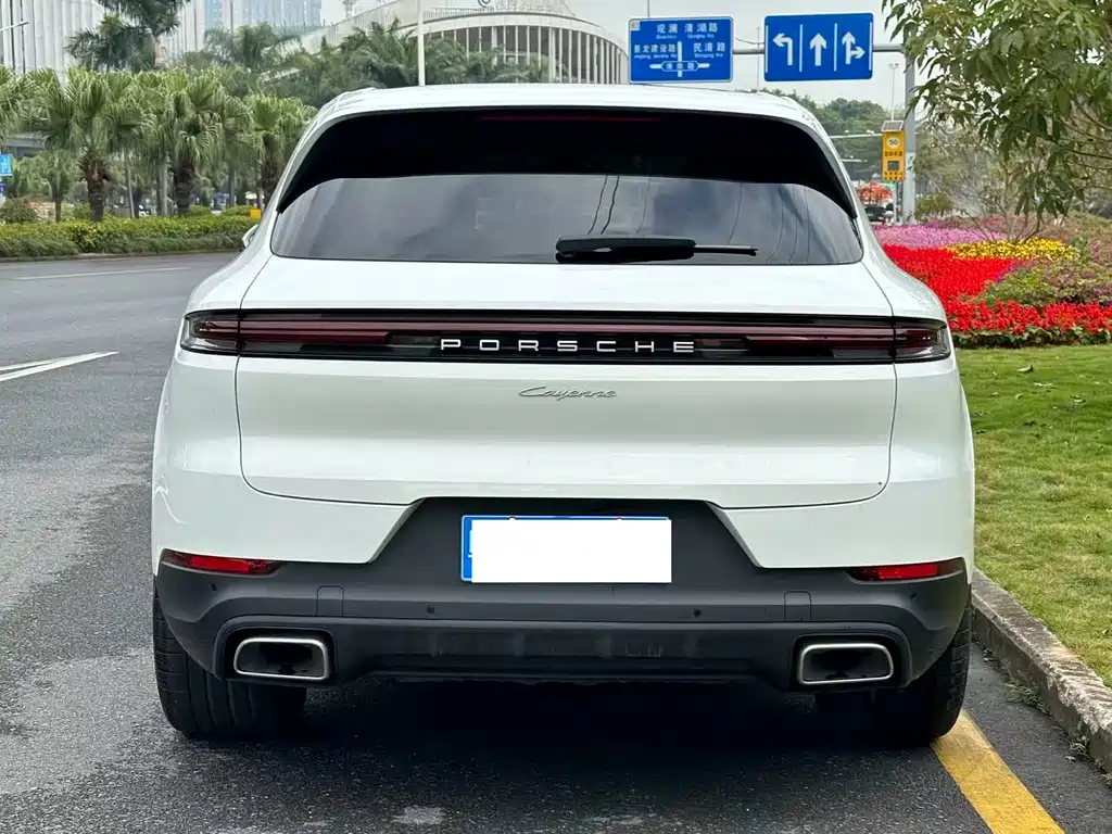 Porsche Cayenne 2025