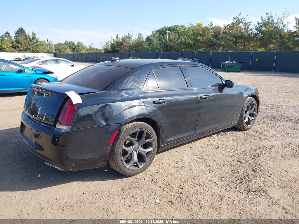 Chrysler 300 2022