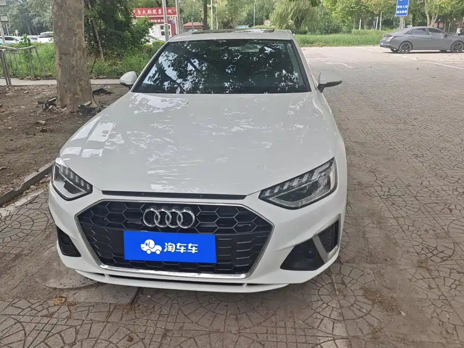 Audi A4 2023
