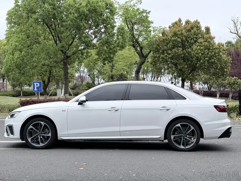 Audi A4 2023