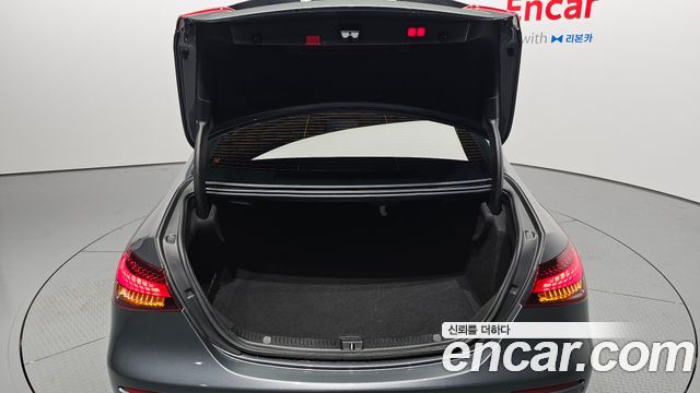 Mercedes-Benz E-Класс 2022