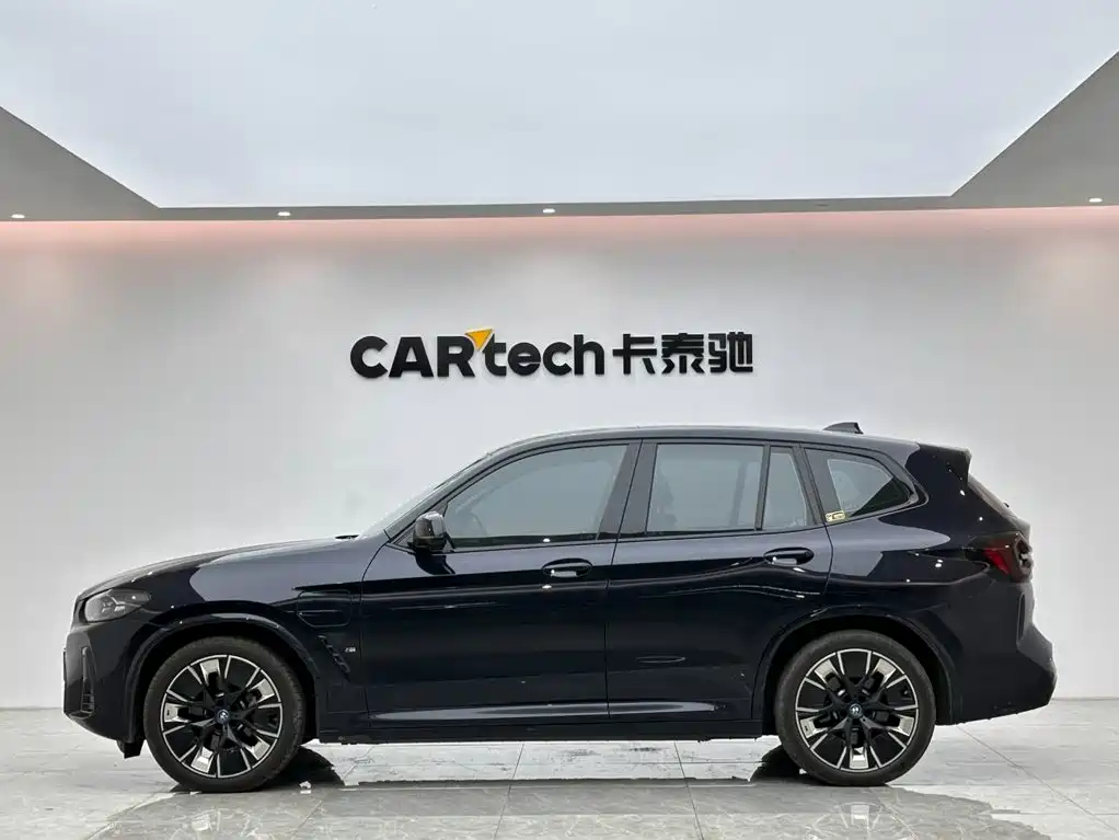 BMW iX3 2022
