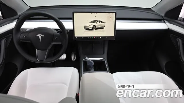 Tesla Model Y 2024