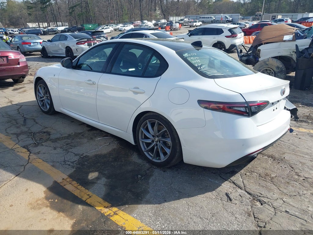 Alfa Romeo Giulia 2024