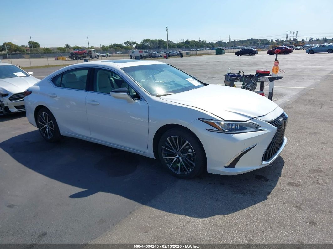 Lexus ES 2025