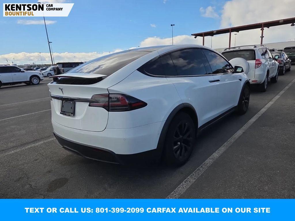 Tesla Model X 2022
