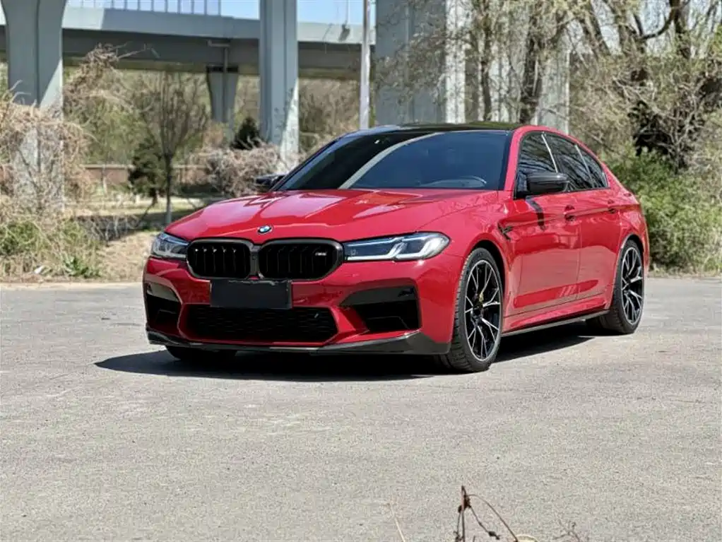 BMW M5 2022