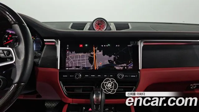 Porsche Macan 2021