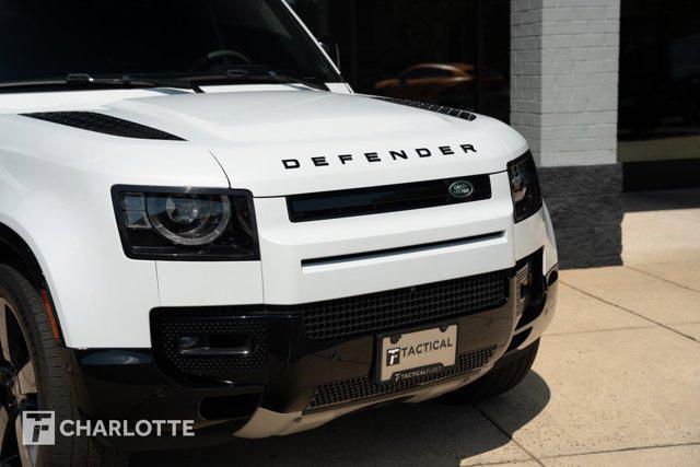 Land Rover Defender 2023