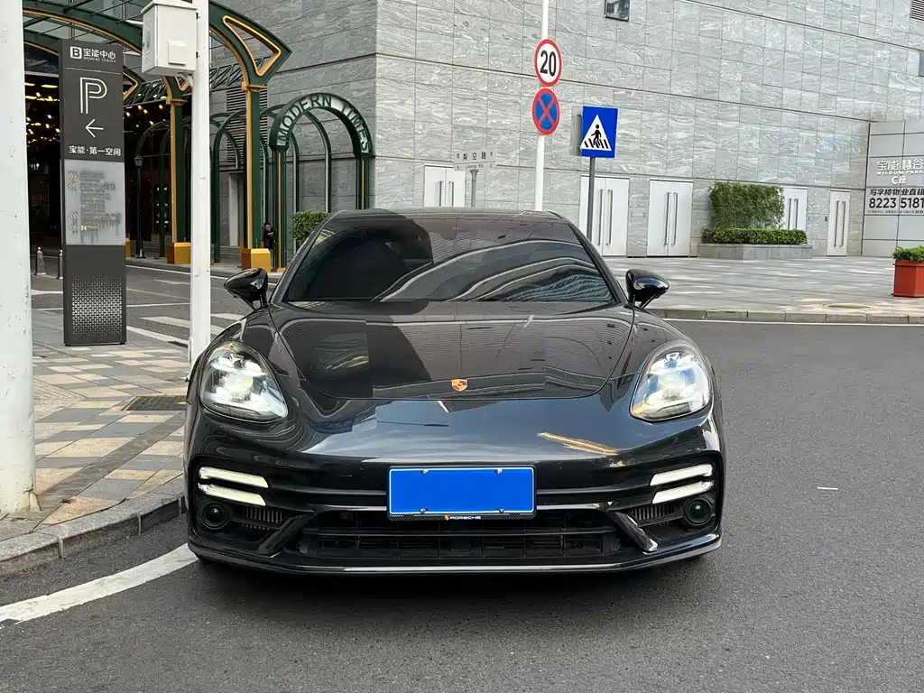 Porsche Panamera 2021