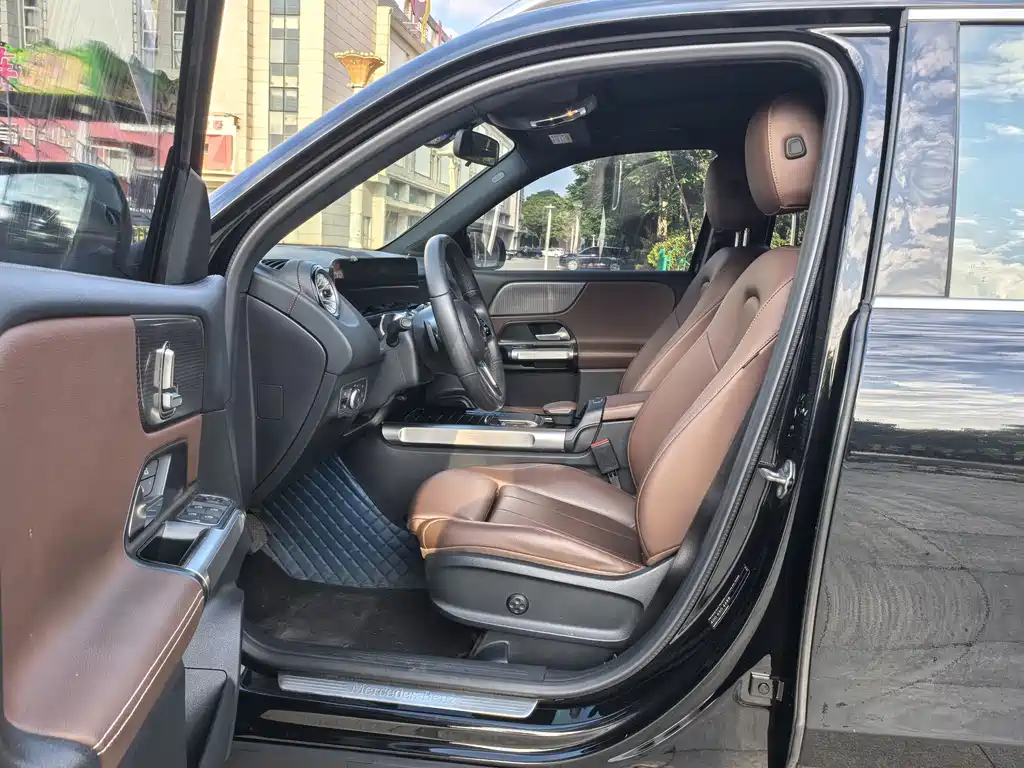 Mercedes-Benz GLB 2023