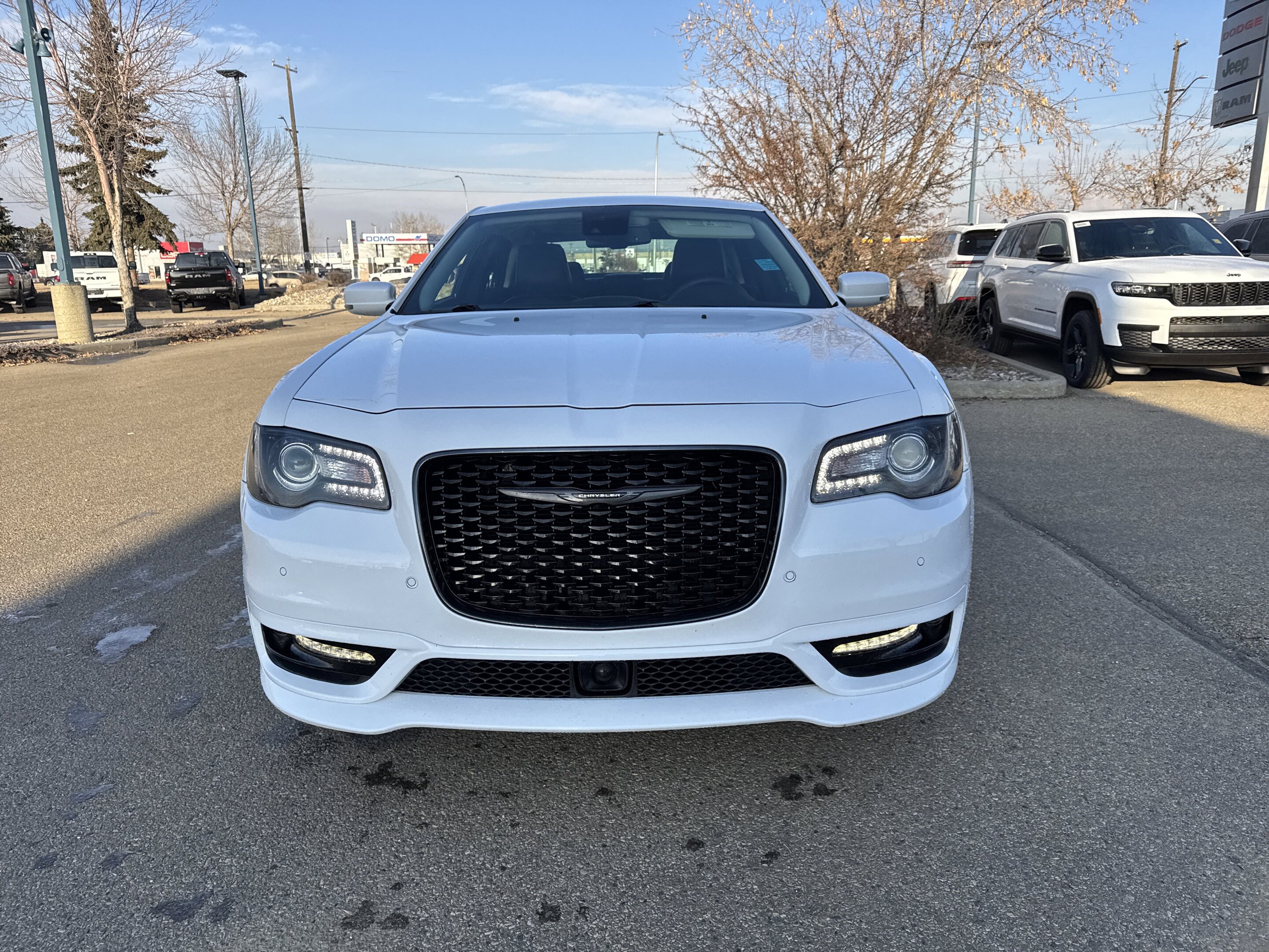 Chrysler 300 2023