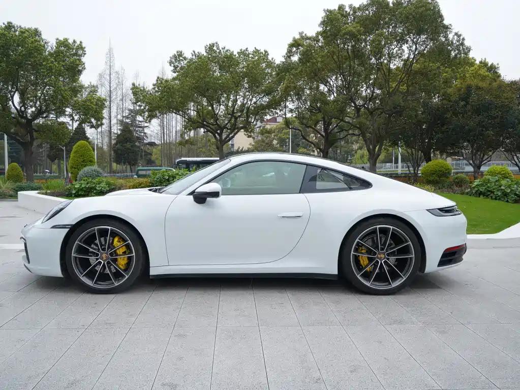 Porsche 911 2023
