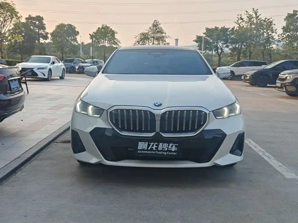 BMW 5 серии 2024