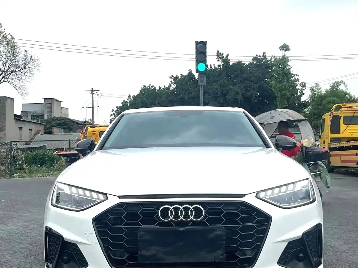 Audi A4 2023