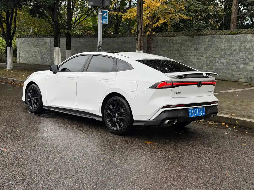 Changan UNI-V 2024