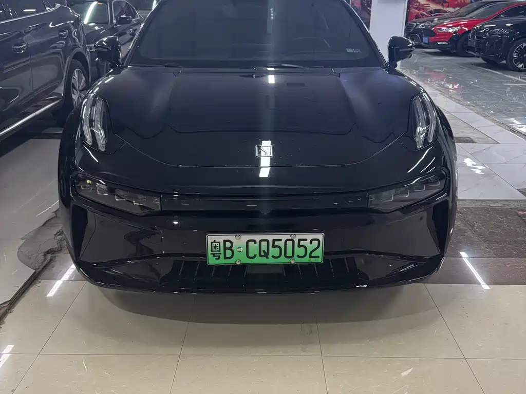 Zeekr 001 2024