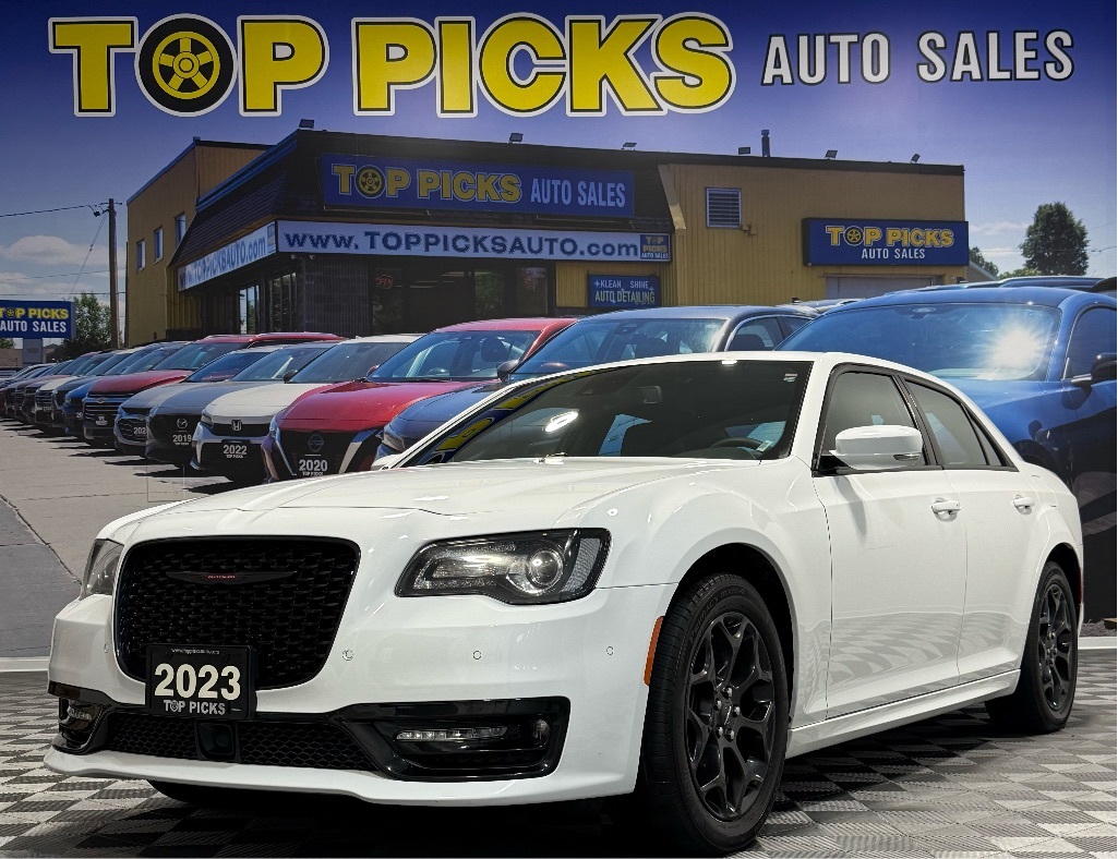 Chrysler 300 2023