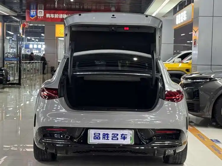 Mercedes-Benz EQE 2023