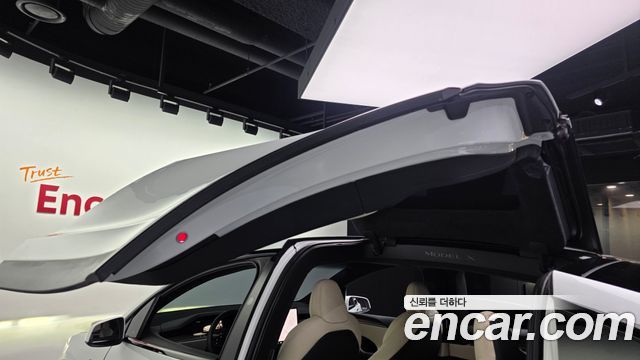 Tesla Model X 2023