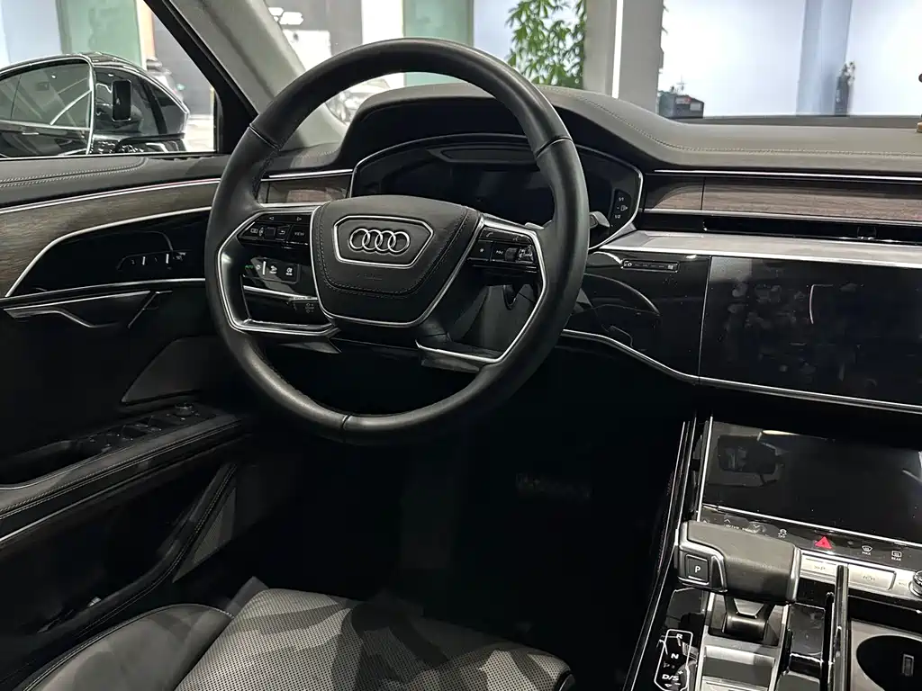 Audi A8 2022