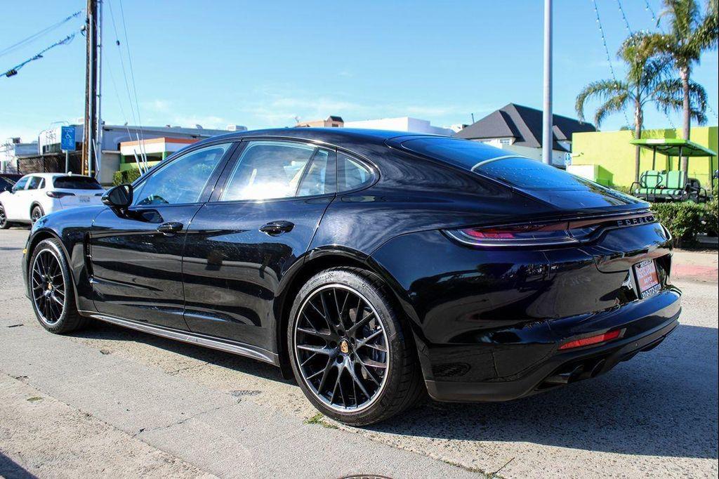 Porsche Panamera 2021
