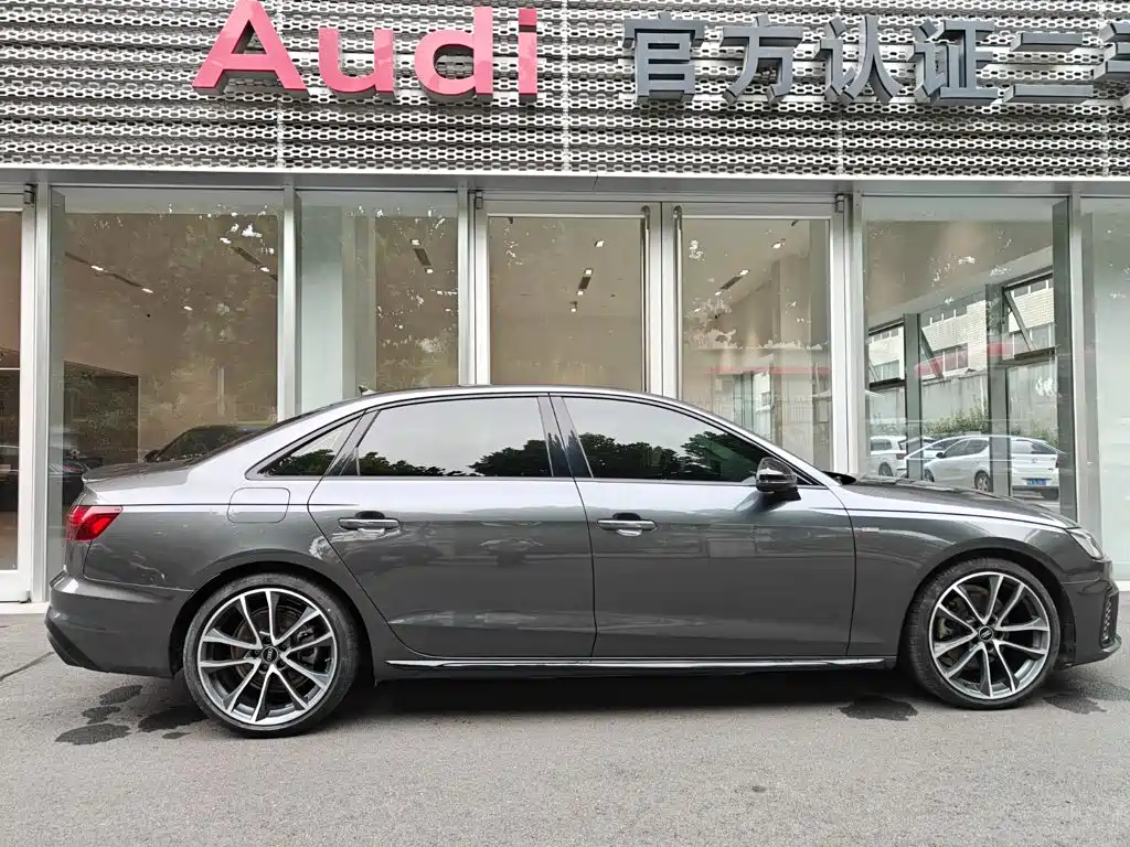 Audi A4 2023